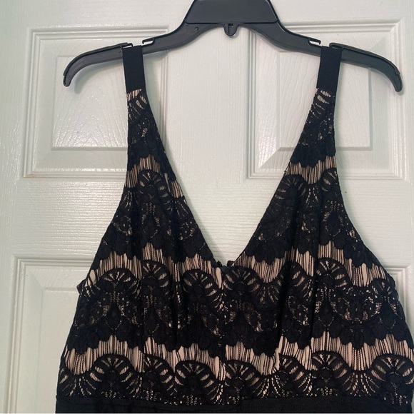 Tracy Reese Women's Black Lace Sleeveless Jumpsuit Romper V Neck Size 12 - Picture 4 of 9